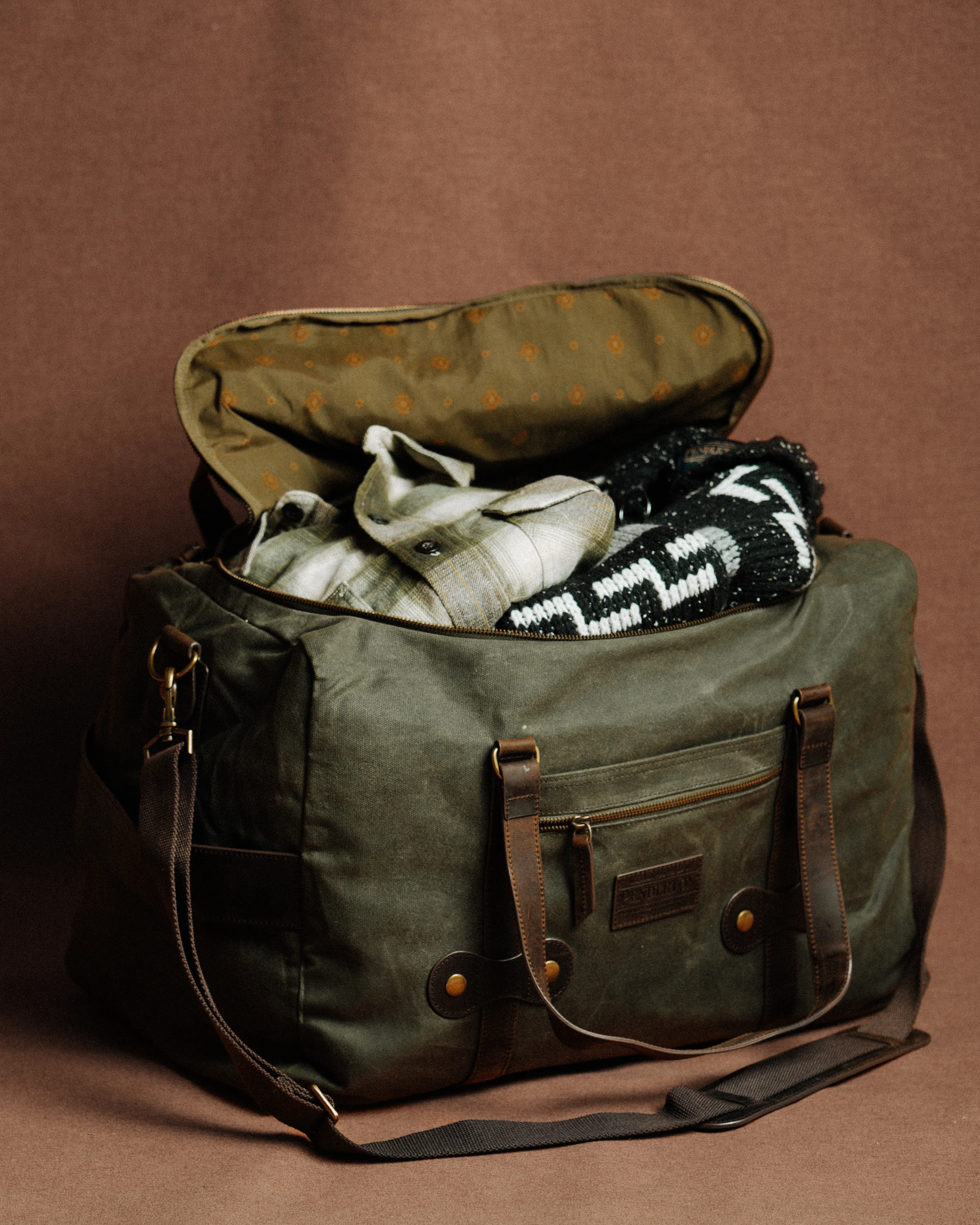 Odyssey Waxed Canvas Duffle Bag - Olive - Image 4