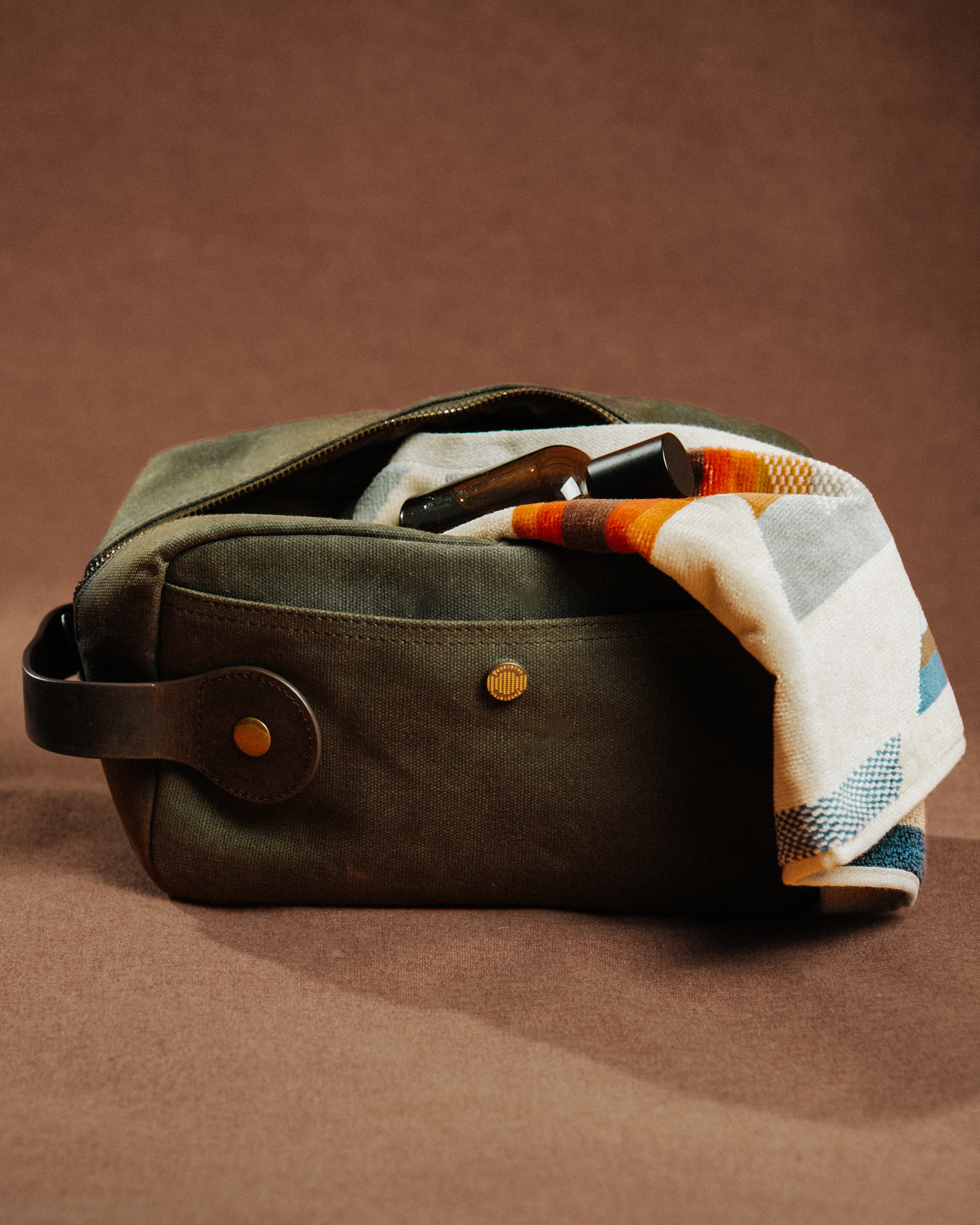 Odyssey Waxed Canvas Travel Kit - Olive - Image 4