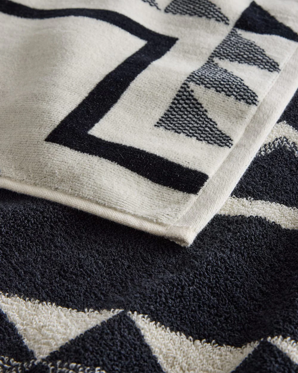 Jacquard Beach Towel - Oxbow - Image 4