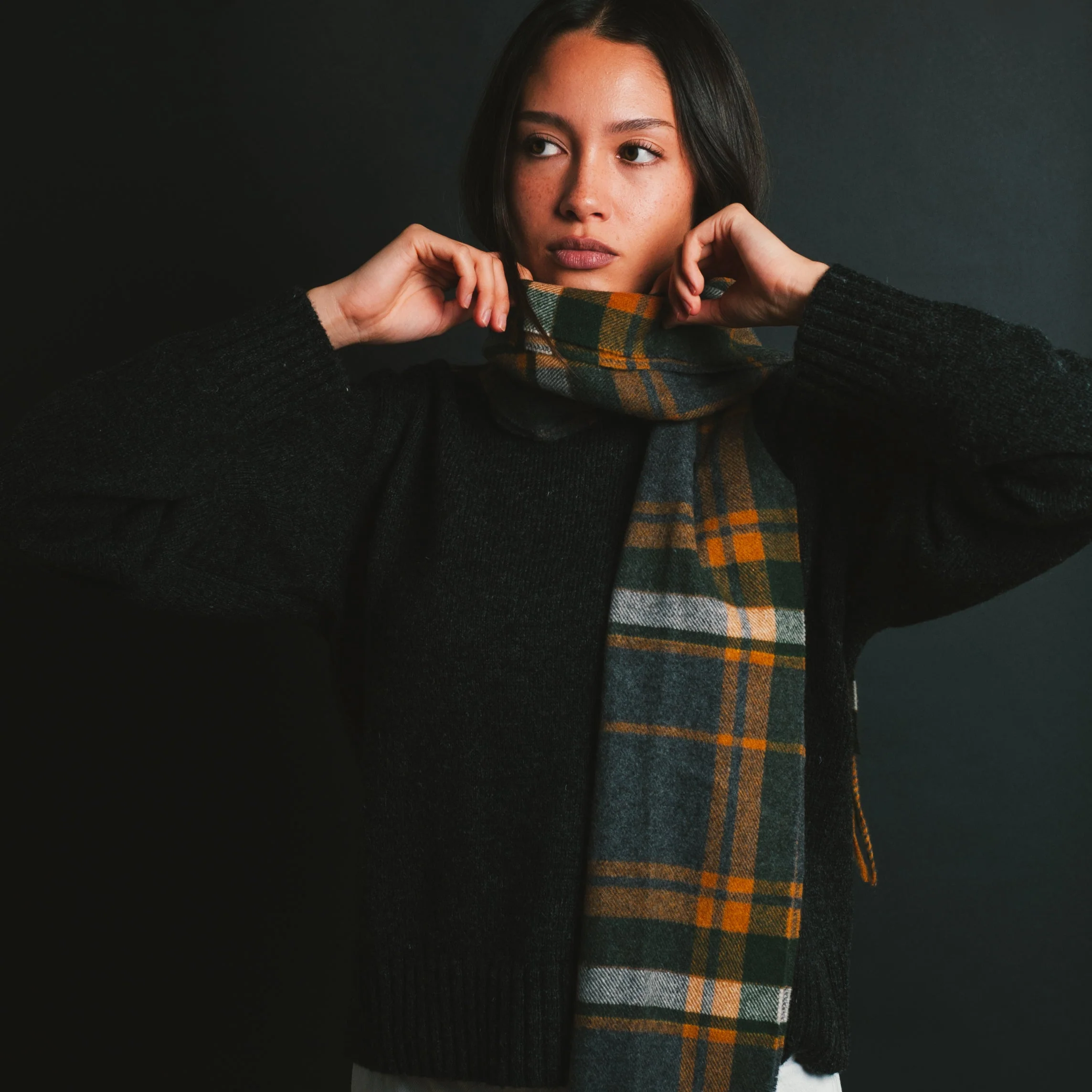 Women's Shetland Crew Knit - Black Heather